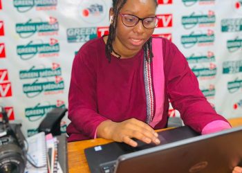 PORTRAIT 360: Partagée entre passion et profession Sakinatou se confie au micro de Greenmedias.com.