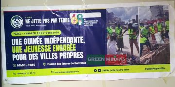Guinée : derrière les déchets, le défi d’une indépendance qui se construit aussi dans les rues 